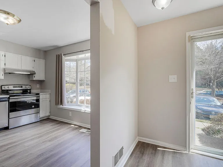 7314 Eggar Woods Ln — Photo 22