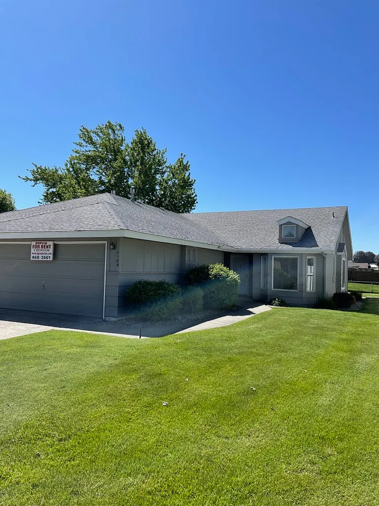 Building Photo - 618 E Cozza Dr