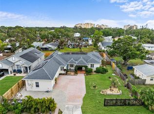 1828 Mova St, Sarasota, FL 34231