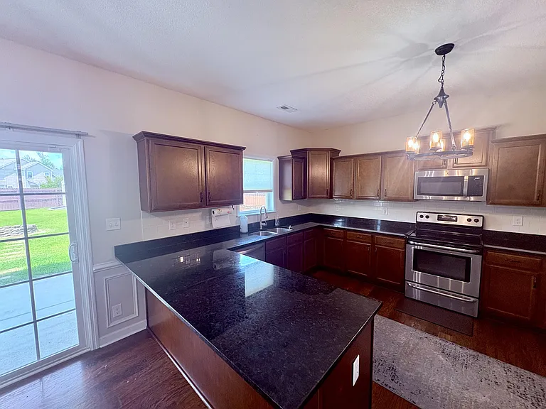 604 Drummond Grove Ln — Photo 4