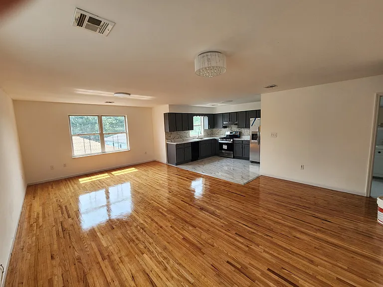87 N 6th St #2 — Photo 10