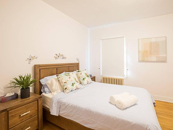 3rd image of 4005 Lacombe Montreal