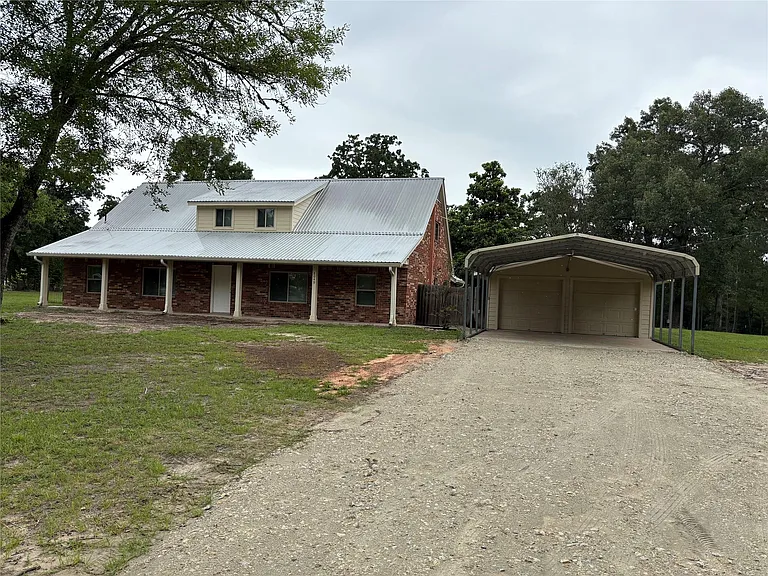 8049 Forest Hills Dr — Photo 2