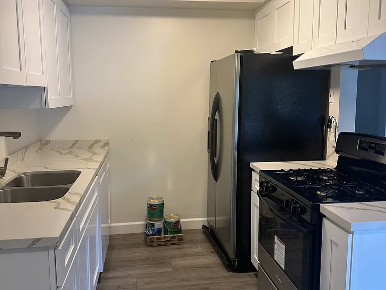 208 E Bay State St — Photo 4