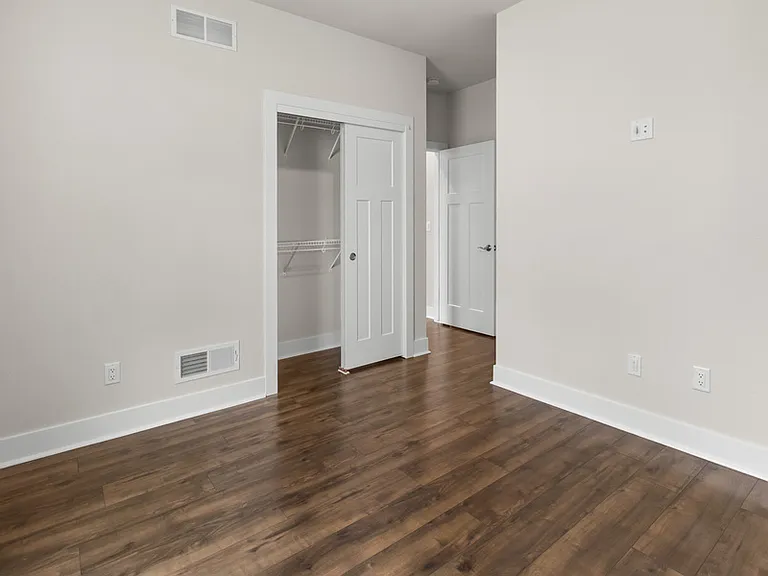 W218N16046 Tiger Lily Dr — Photo 22