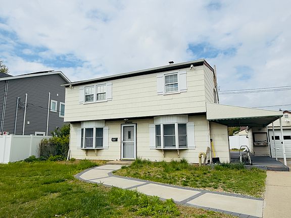 2nd image of 11 Blue Spruce Rd