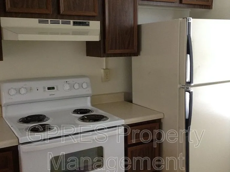 317 Garden Hill Dr — Photo 6