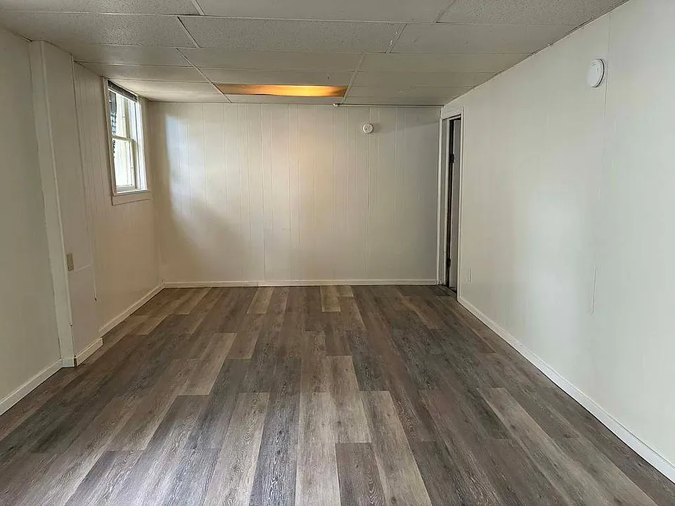 809 High St