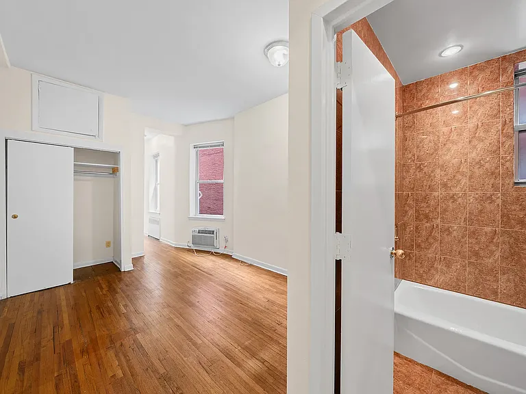 25 W 84th St #4G — Photo 4