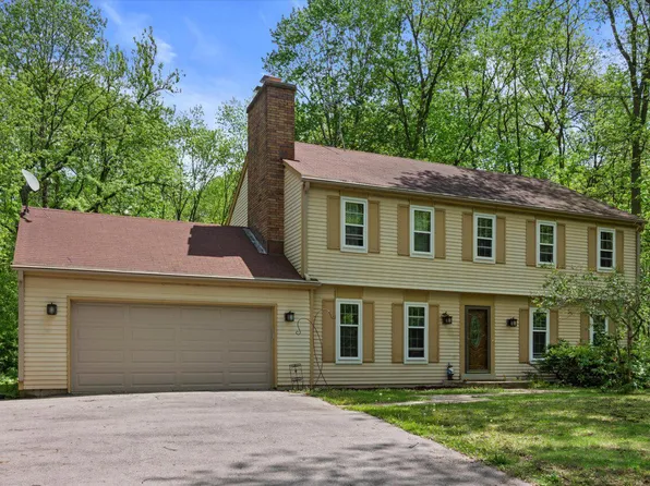 W276S4322 Green Country ROAD, Waukesha, WI 53189