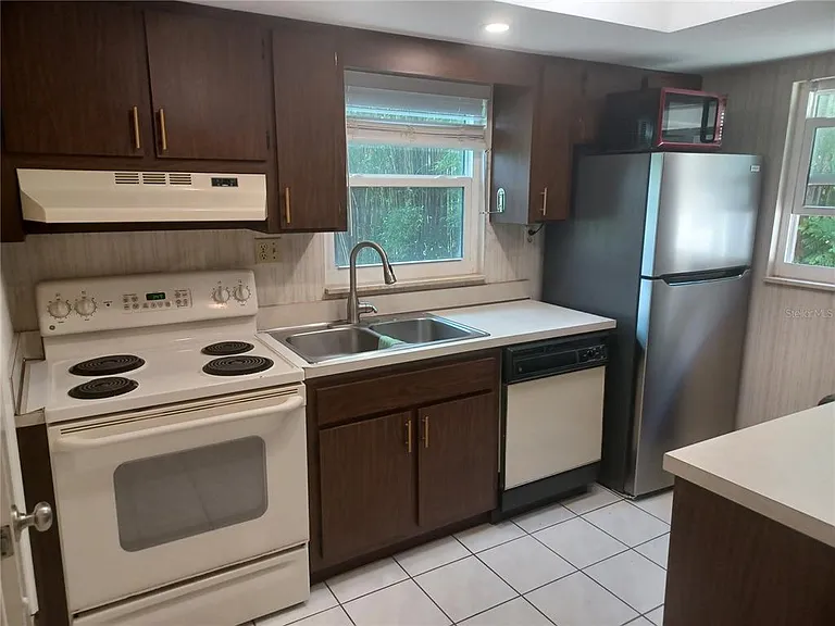 Parkside Dr — Photo 4