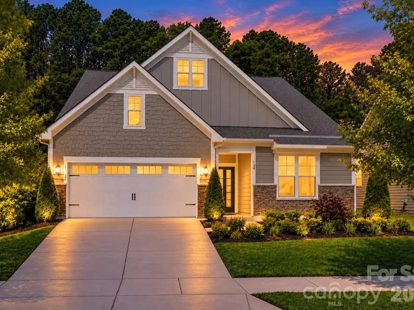 124 Van Gogh Trl, Mount Holly, NC 28120