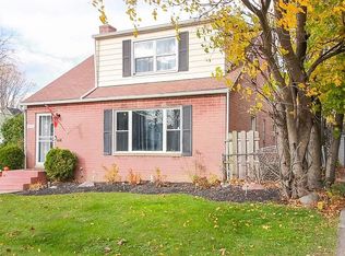 16711 Grovewood Ave, Cleveland, OH 44110