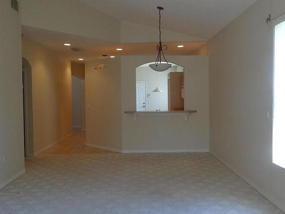 3rd image of 202 Islandia Ct #202