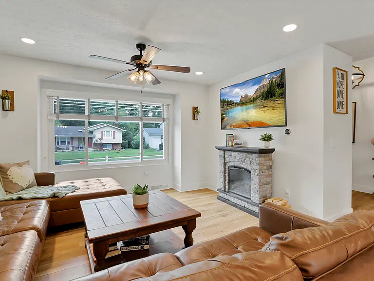 548 Theori Ave — Photo 11
