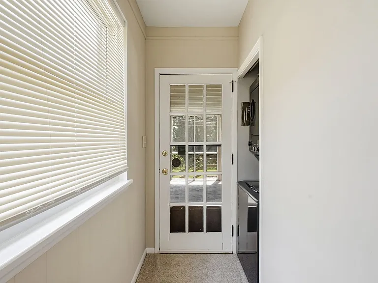 1230 Roanoke Ave — Photo 22
