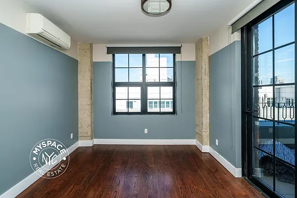 Living room, photo 3