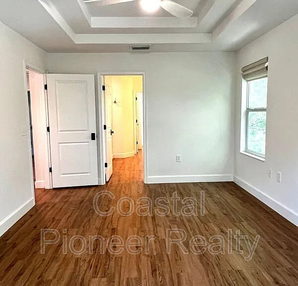 1738 W Spruce St — Photo 25