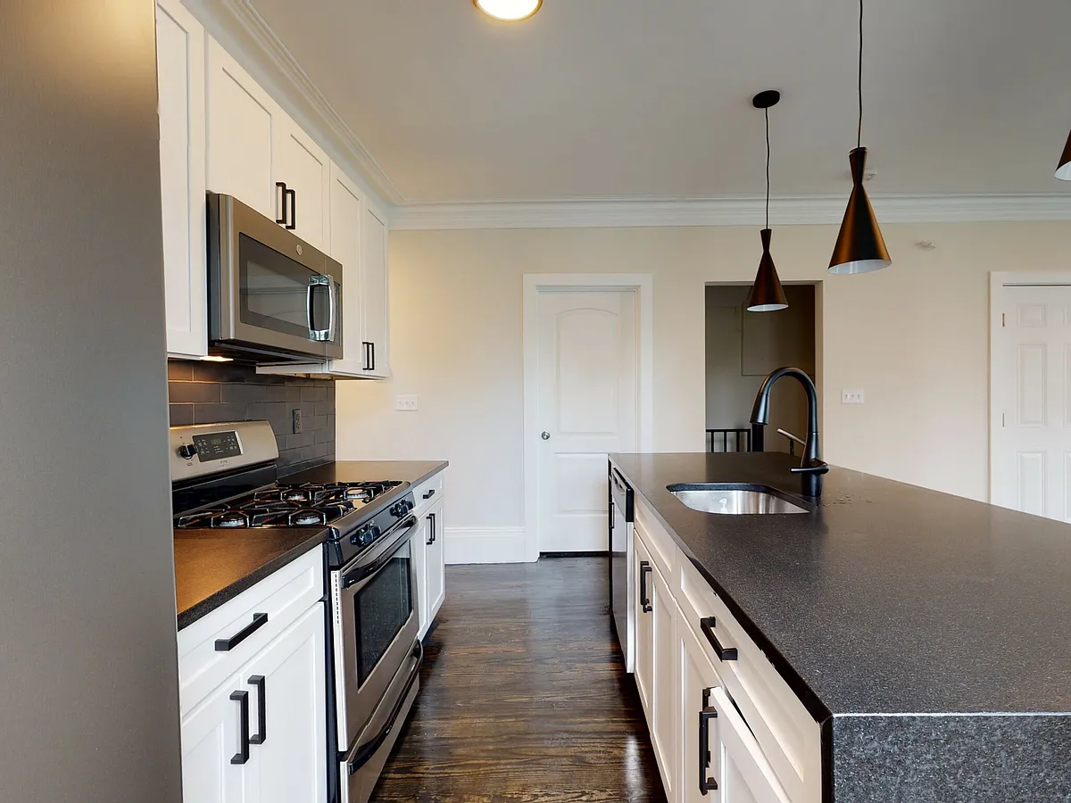 Building Photo - 839 Parker St #6