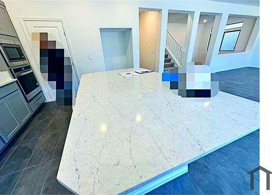 3rd image of 631 Great River Ave
