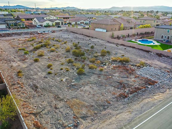 2nd image of 2911 Candelaria Dr