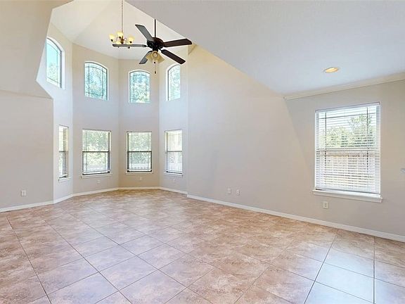 4th image of 454 Chimney Hill Dr