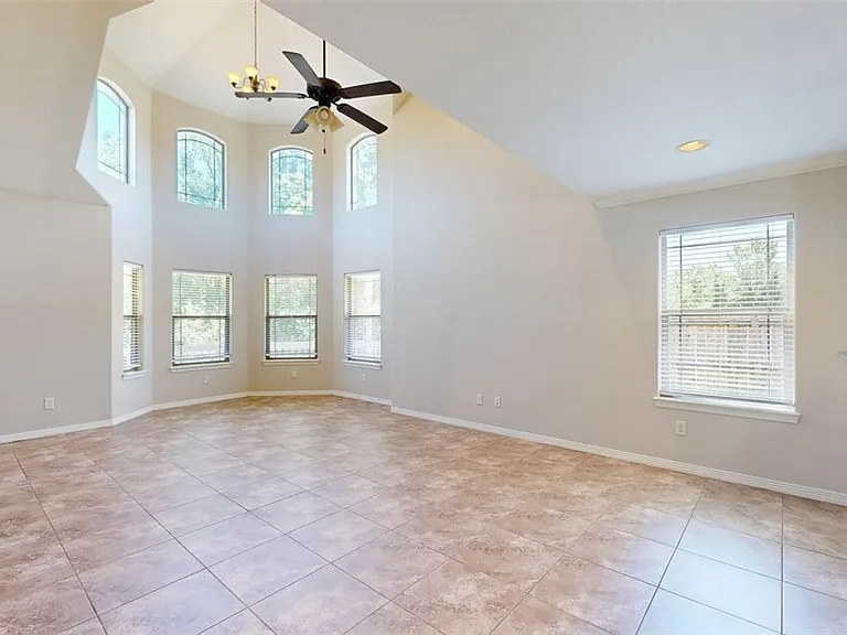 454 Chimney Hill Dr — Photo 4