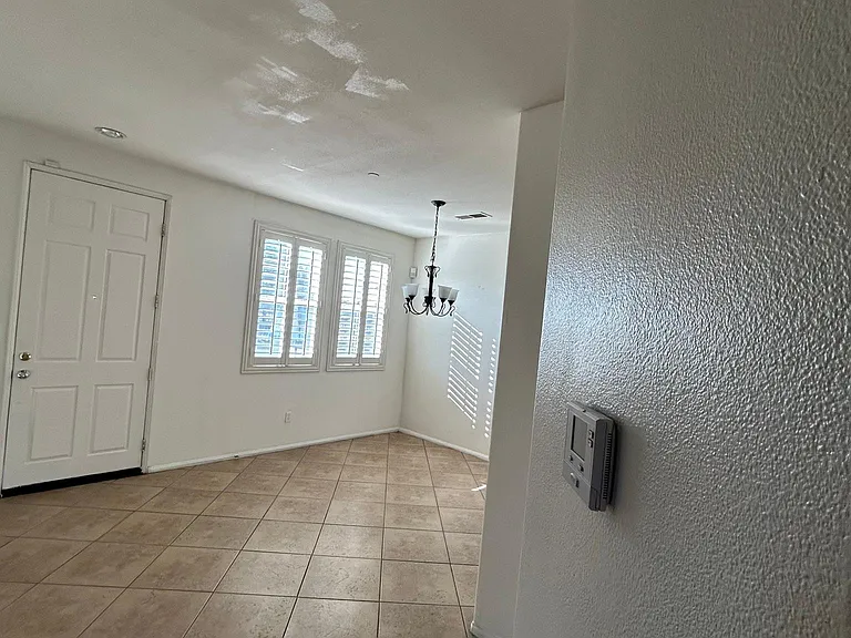 26255 Iris Ave #B — Photo 7