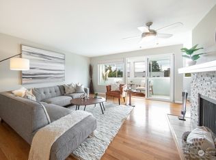 132 N 132nd St UNIT 404, Seattle, WA