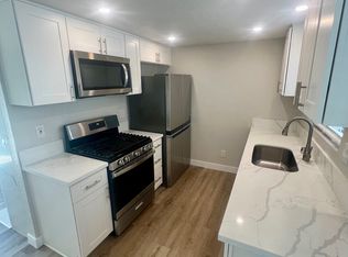 302 6th St #C, Huntington Beach, CA 92648