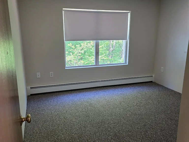 7 Greenleaf Dr #7G — Photo 3