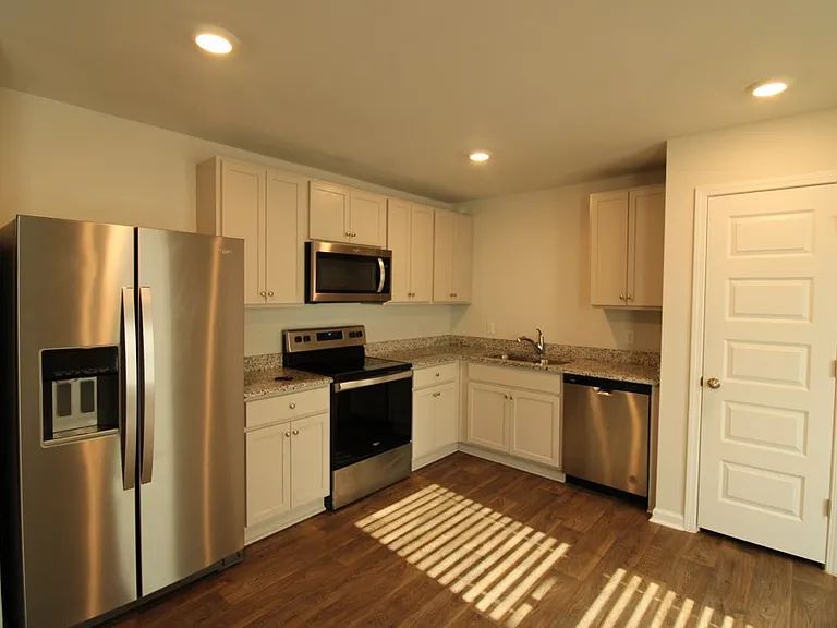 507 Autumns Wood Cir W — Photo 5