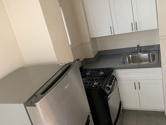 3rd image of 700 Taylor St APT 304