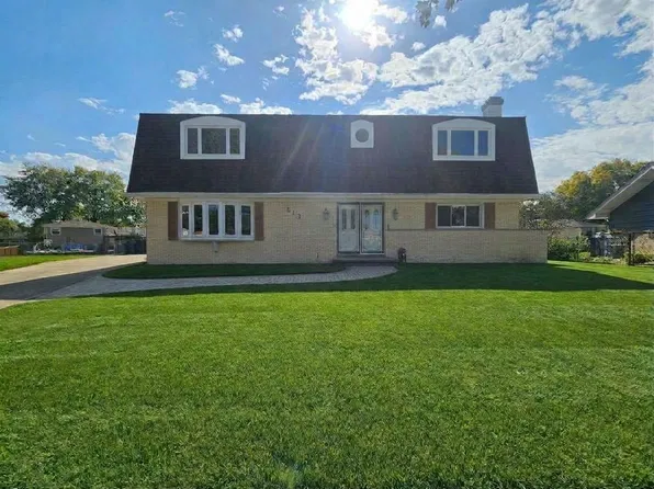 613 Berkshire Ct, Schaumburg, IL 60193