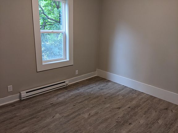 3rd image of 403 Litchfield Ave SE #1