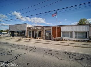 8053 Miller Rd, Swartz Creek, MI 48473