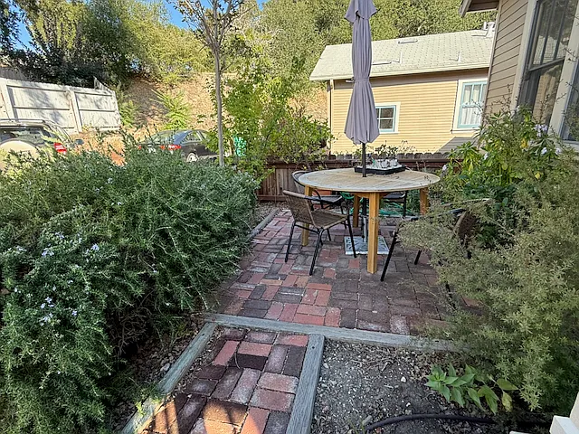 1169 Leff St — Photo 3