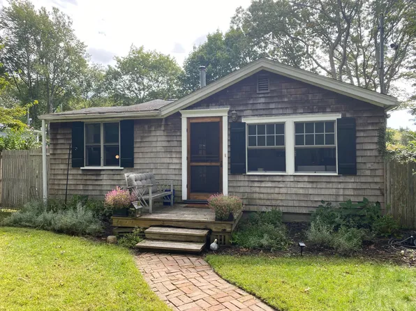 110 Marys Ln, Southampton, NY 11968
