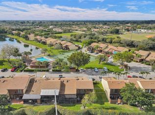 Pine Island Lakes Townhom, Fort Lauderdale, FL 33328