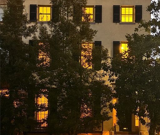 3rd image of 25 W Perry Street