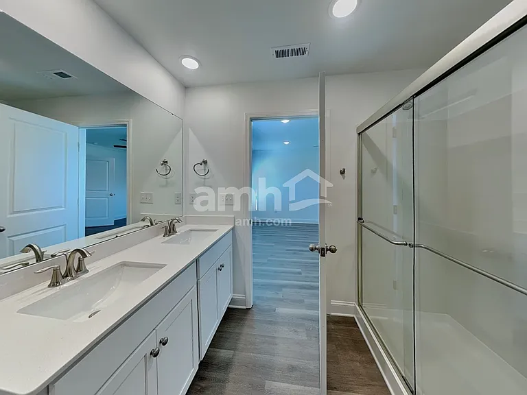 1219 Livengood Way — Photo 11