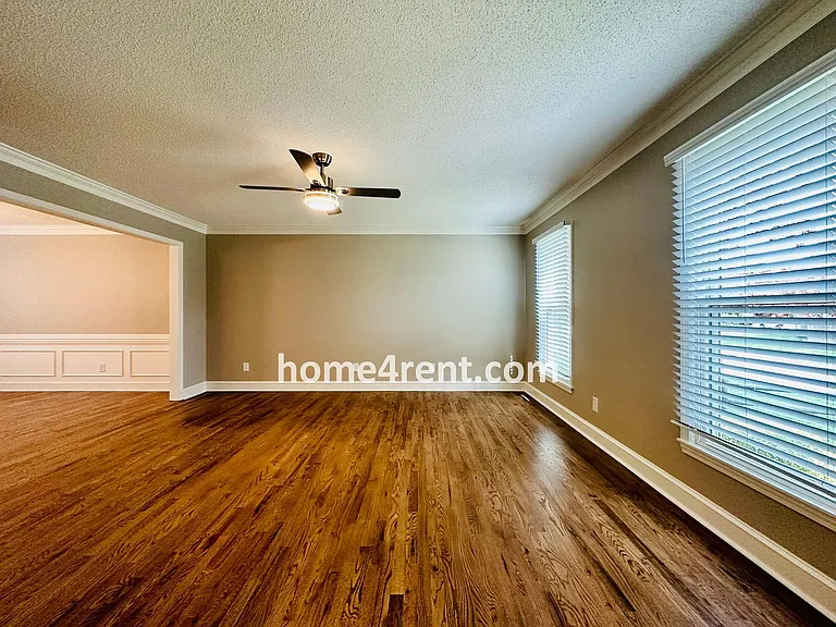 902 Sherman Pkwy — Photo 7