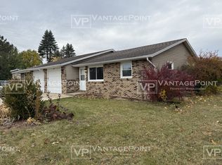 2493 Heather Rd, Green Bay, WI 54311