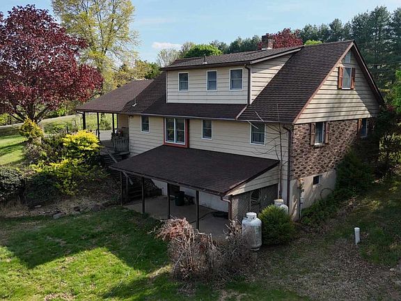 5th image of 2735 Kutztown Rd