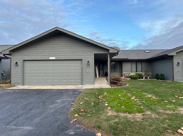 1710 Lake Largo Dr, Green Bay, WI 54311