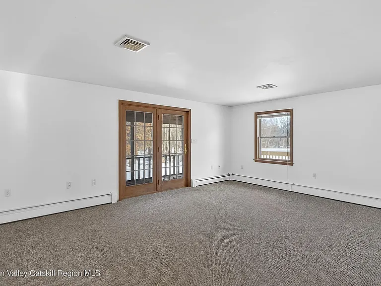 131 Barbarossa Ln — Photo 13