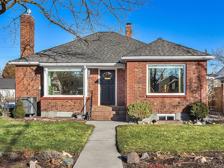 2306 W Madison Ave — Photo 1