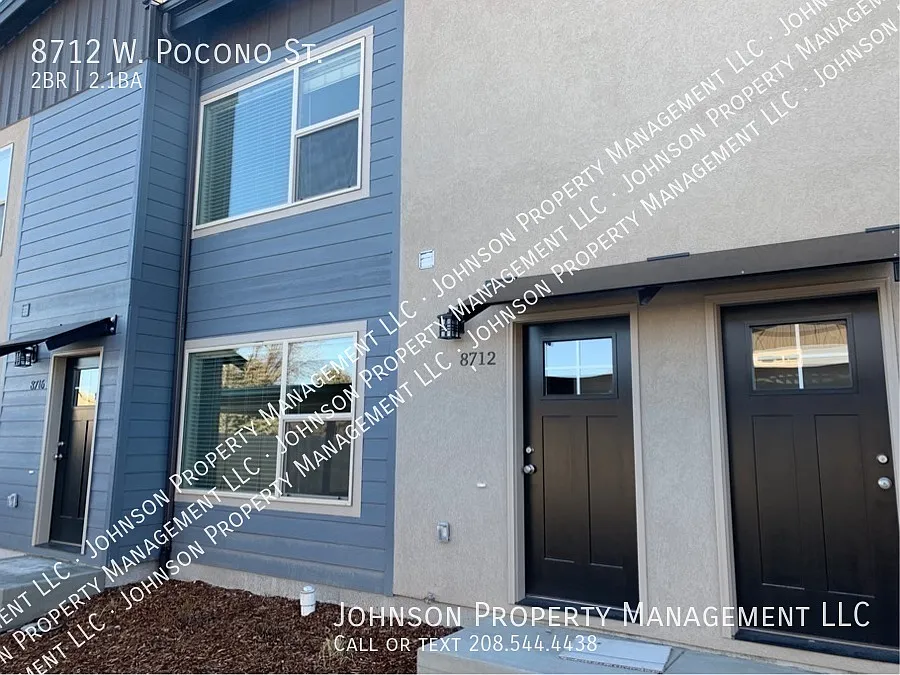 Stylish Garden City Townhome with Modern Amenities and Two Masters! — Photo 3