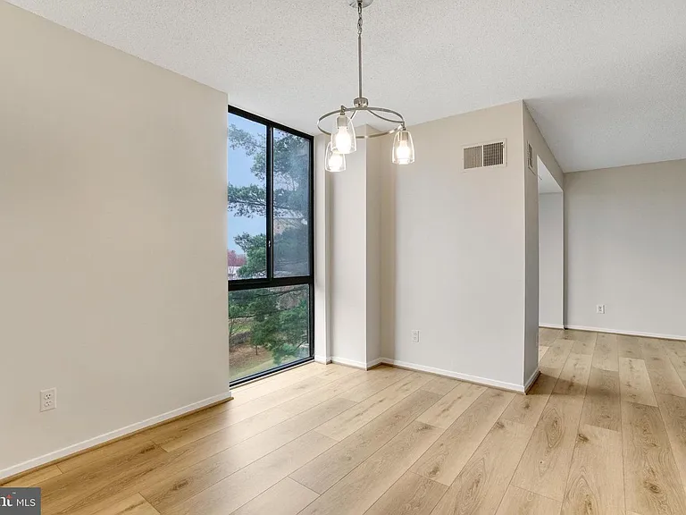 2300 Pimmit Dr #308W — Photo 15