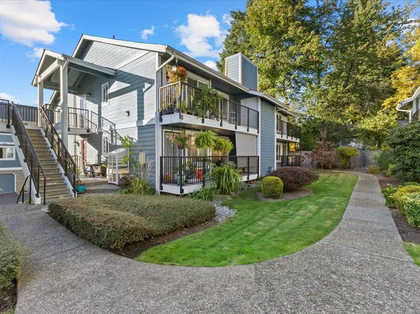 12526 SE 32nd Street #30, Bellevue, WA 98005
